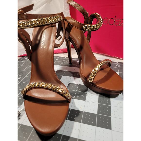 Yancy brown by shoedazzel - Picture 2 of 11